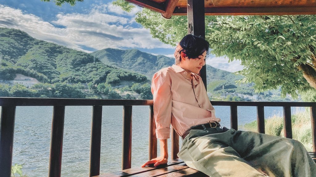 taeteland's tweet photo. he’s my favorite scenery 🍃 https://t.co/nBtJxMfpgF