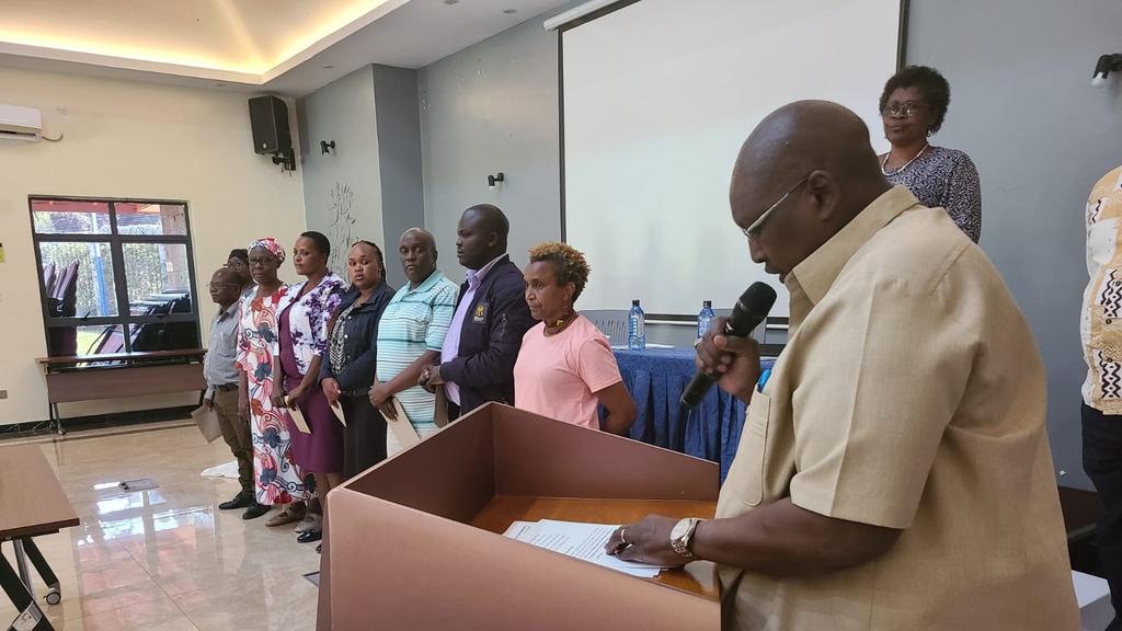 kalromkulima's tweet image. Director General Dr Eliud Kireger, &quot; Development of a robust seed system is in line with #KCSAP where KALRO is facilitating access to climate smart seed varieties&quot; . #KALRO strengthens seed production. @kilimoKE @kcsap_project @Kalroseeds