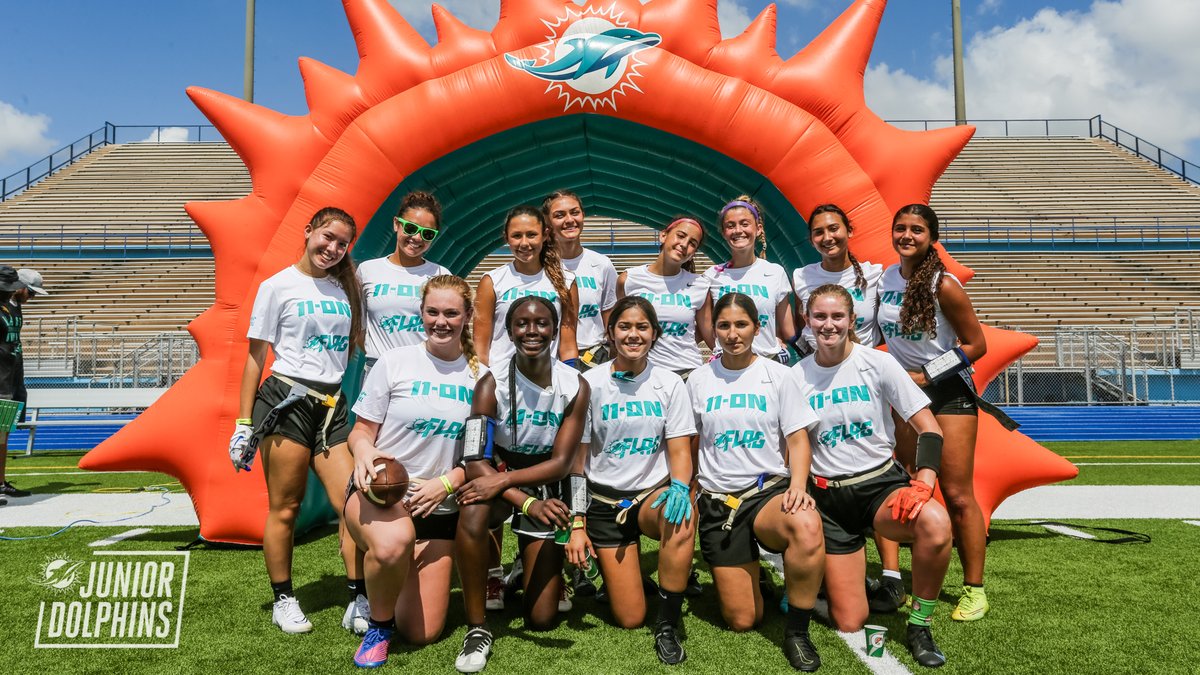 FinsOffTheField's tweet photo. Congratulations to #westexpresselite &amp; @miramarfootball who took home the championship trophies at the @MiamiDolphins @USNikeFootball #11ON Flag Tournament at Traz Powell Stadium! 

#JuniorDolphins x @NFLPlayFootball https://t.co/pTKkyjPgji