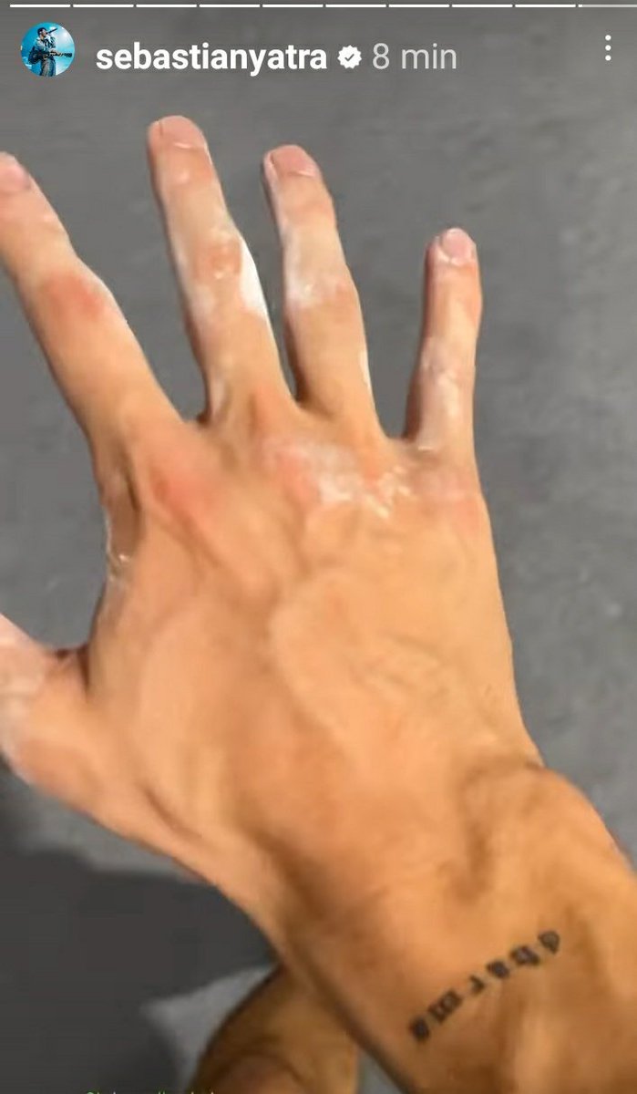 LauraSalz16's tweet image. #Basicamente🌙💘🪐

Yo lo veo en todo @SebastianYatra🌙

No nos hagas esto 🌟🌟🌟🌟🌟🌙💘🪐