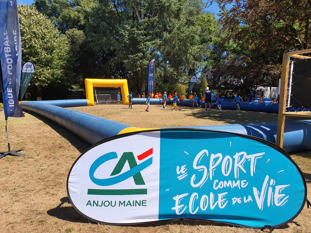 CAAnjouMaine's tweet photo. La @LigueFootLFPL débute sa tournée #Beachvert 2022 ⚽🔥 
Du 11/07 au 04/08 - 15 étapes pour jouer au #Foot dans la bonne humeur 🤗
🗓️ Dates et inscription 👉 https://t.co/JO9A8wgeC2
Demain RDV à @baugeenanjou 😎
@CreditAgricole #PartenaireDeTousLesFootballs
@tousuncotefoot @FFF https://t.co/cFxVh1IWrw