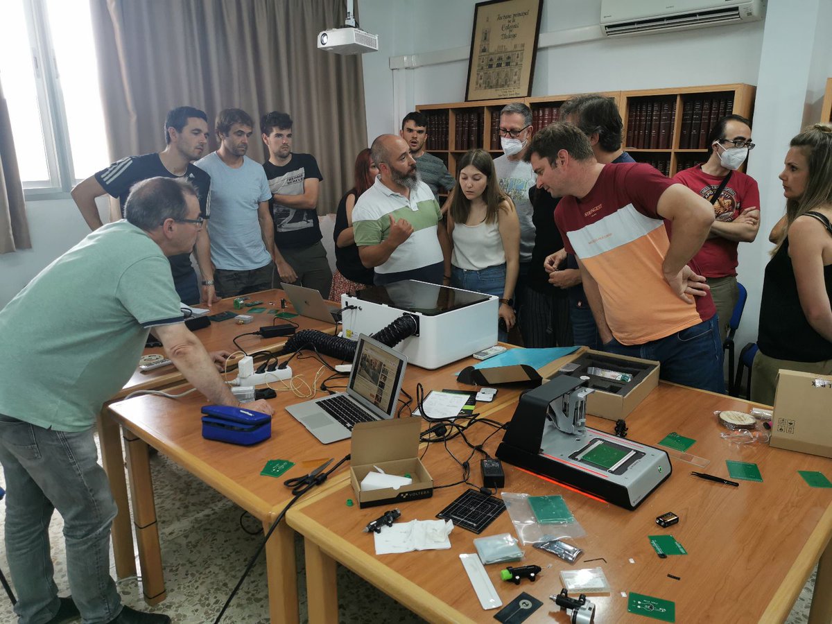 elektronikadb's tweet photo. Malagako esperientzia paregabea izan da. @IESJesusMarin ikastetxean arrera bikaina eta #Voltera formakuntza aberasgarria @VentajaT Eskerrik asko! Aurrera doa #FP21
INDUSTRIA 4.0 IREKI BATERAKO ERRONKETAN OINARRITUTAKO IKASKUNTZA proiektua. @FPdonboscoLH @IesMoliner @IESElPalmeral https://t.co/Vl005IcqeJ