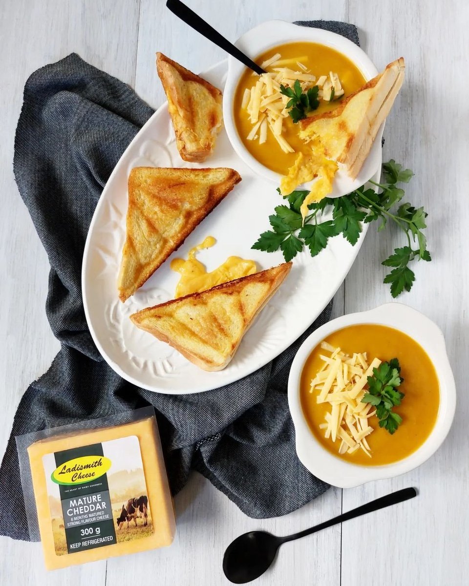 clintonmorgen's tweet photo. Butternut Soup with Chutney Cheese Snackwiches 🧀 #LoveLadismithCheese #cheese #clintonfoodstylist #clintonfoodjourney #foodstyling #GrilledCheese #Soup #Winter #Butter #HeartyFood #SouthAfrica #Dinner #recipe #homechef #homecook #onthetable #cooking #homemadewithlove https://t.co/lhVMjv7NWN