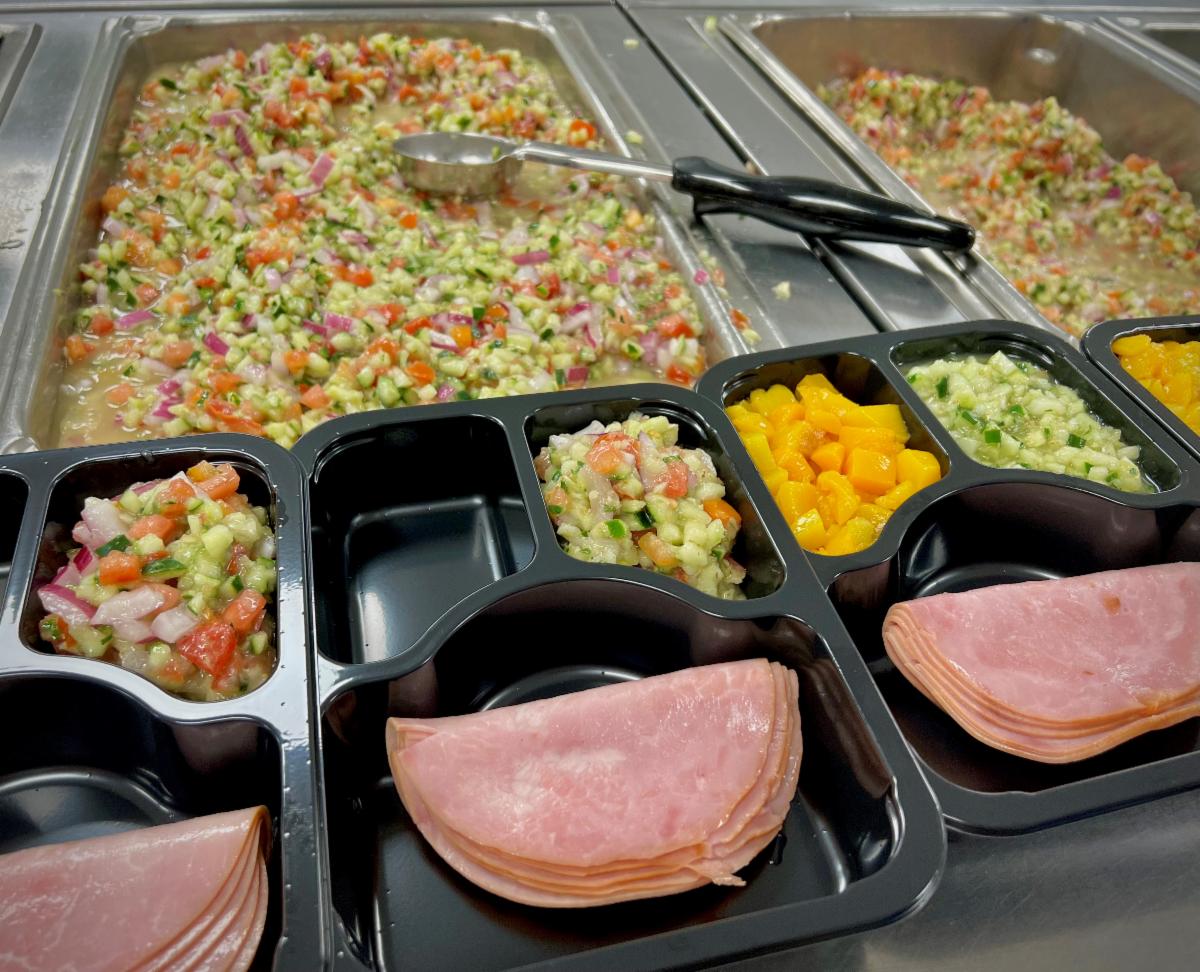 mowglv's tweet photo. Did you know that in addition to our hot meals, we also provide cold meals for our clients who need them? These "lighter fare" meals still follow the same dietary requirements as our hot meals, and often feature homemade salads such as our tomato &amp; cucumber salad pictured here! https://t.co/BcNx8ePOsL