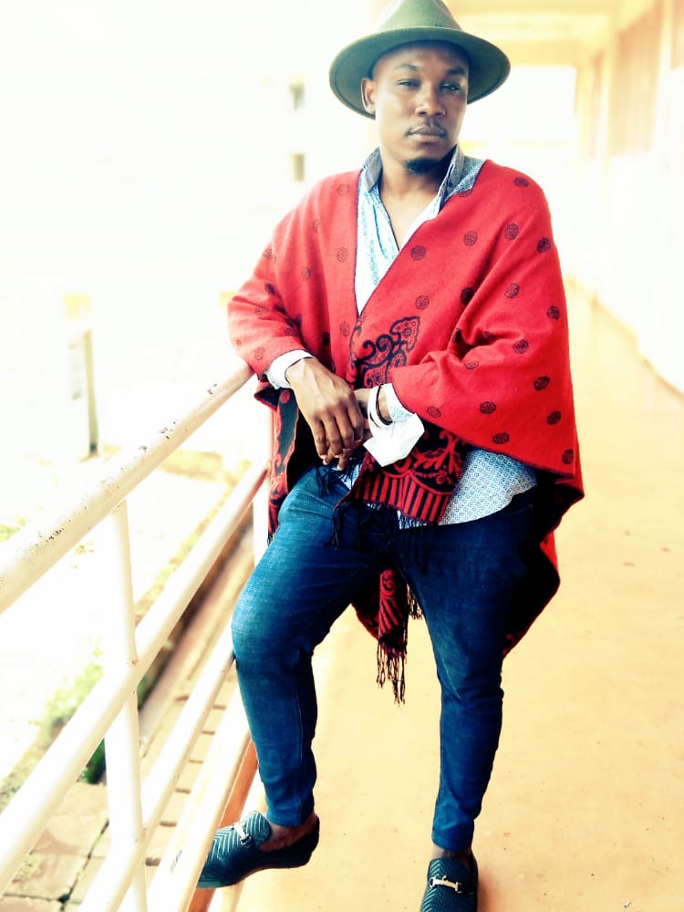 princengongo90's tweet photo. On reste debout https://t.co/aXV3KEw80a