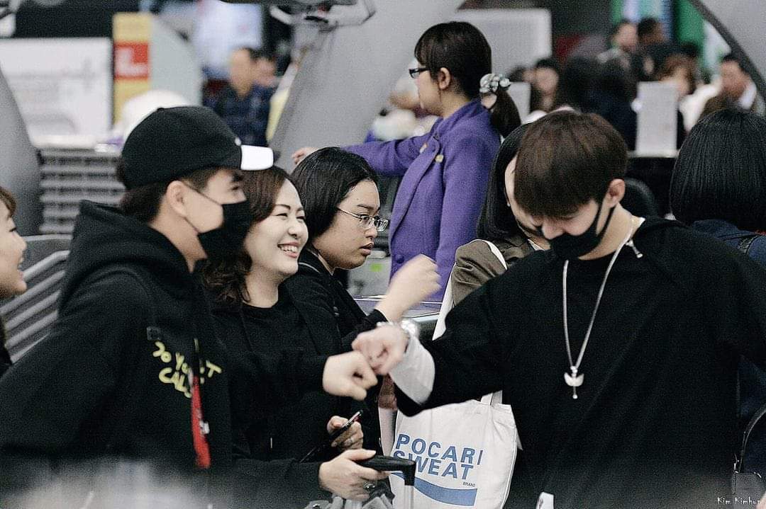dù bất kì chuyện gì,sự lựa chọn của tôi luôn là hai cậu 🖤❤️
#PerthSaintSation
#เราที่นานมาแล้ว