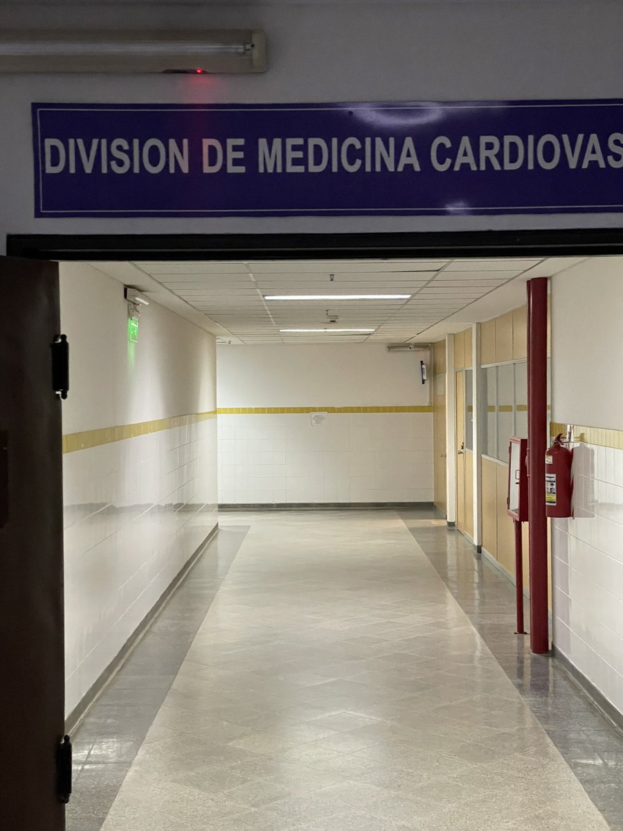 HugoGonzlezS's tweet photo. Mujer 78 años, obesidad morbida, HTA, DM2. Cardiopatía isquemica. stent en DA. Salida anómala la CD desde seno coronariano izquierdo.
Ya como código TAVI a las 5.20 hs AM pinchando. Gracias a todo el equipo !! @lcmajul  @lamelaspablo https://t.co/sj5WKcpXkW