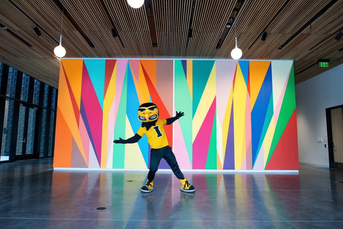 uiowaiiep's tweet photo. The new Stanley Museum of Art opens
tomorrow! It has a brand new building, and
#IIEPHawkeyes can't wait to visit. See more here:
https://t.co/k8hjsiwXA6
ππ#uistanleymuseumofart https://t.co/9i5haSBynV