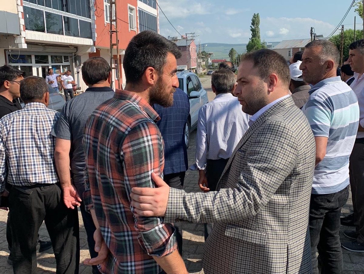 ARDAHANAKPARTi's tweet photo. 📍 SULAKYURT KÖYÜ 

İl Başkanımız Kaan Koç, Milletvekilimiz Prof.Dr Orhan Atalay ve Teşkilat Mensuplarımız, 

Sulakyurt Köyünü Ziyaret Edip Bayramlarını Tebrik Ettiler. Bayramdan Sonra Yapımına Başlanılacak Olan Alt Yapı Çalışmaları Hakkında Köy Sakinlerine Bilgi Verdiler. https://t.co/aus42aBhCw