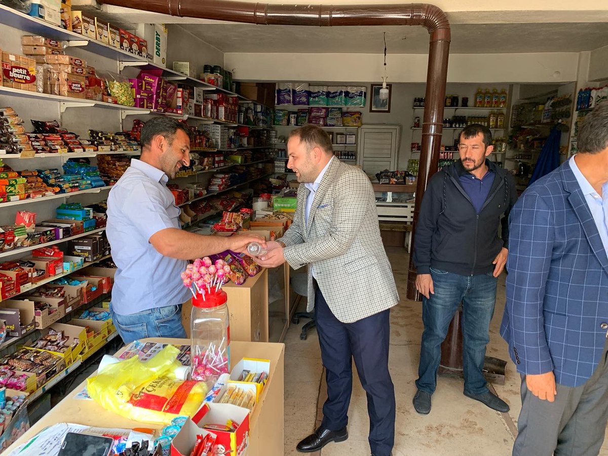 ARDAHANAKPARTi's tweet photo. 📍 SULAKYURT KÖYÜ 

İl Başkanımız Kaan Koç, Milletvekilimiz Prof.Dr Orhan Atalay ve Teşkilat Mensuplarımız, 

Sulakyurt Köyünü Ziyaret Edip Bayramlarını Tebrik Ettiler. Bayramdan Sonra Yapımına Başlanılacak Olan Alt Yapı Çalışmaları Hakkında Köy Sakinlerine Bilgi Verdiler. https://t.co/aus42aBhCw