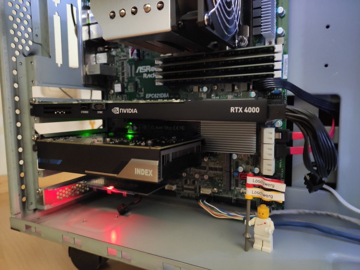 Loeschzwerg_3DC's tweet photo. Intel DG1 aka Iris Xe MAX (Gunnir Index V2) is running flawlessly as a secondary graphics cards next to a Quadro RTX 4000. Display output in Windows also works without issues.
Board is an ASRock EPC621D8A.
#dg1 #intel #graphics #irisxemax #gunnir #asrock #xeon https://t.co/47IhRcL5ik