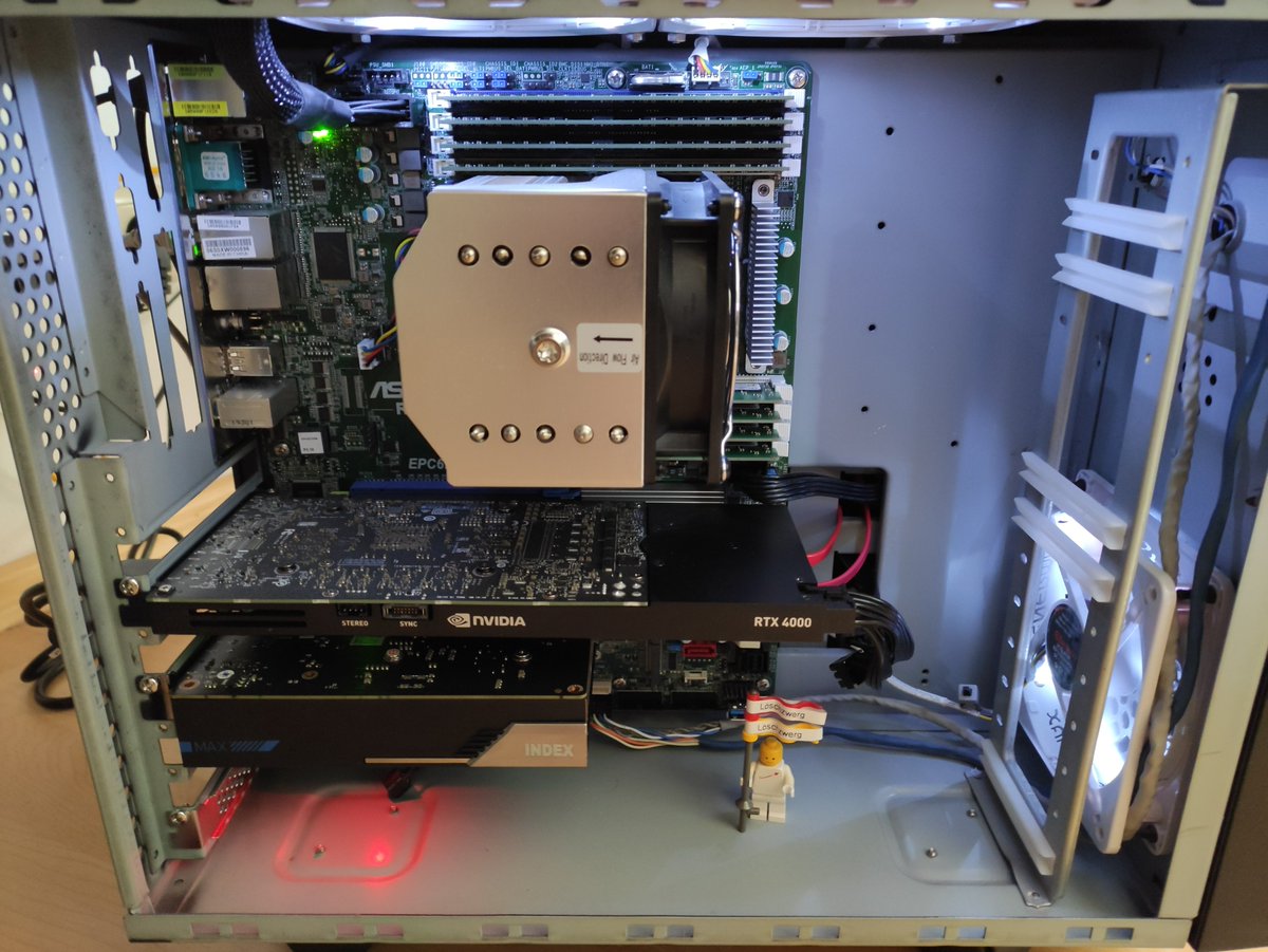 Loeschzwerg_3DC's tweet photo. Intel DG1 aka Iris Xe MAX (Gunnir Index V2) is running flawlessly as a secondary graphics cards next to a Quadro RTX 4000. Display output in Windows also works without issues.
Board is an ASRock EPC621D8A.
#dg1 #intel #graphics #irisxemax #gunnir #asrock #xeon https://t.co/47IhRcL5ik