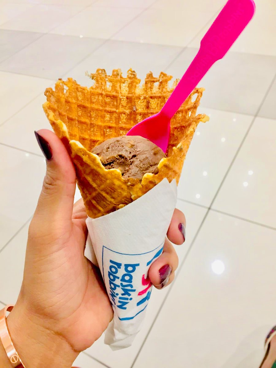 dotbisma's tweet photo. Is it just me who felt baskin robins taste just normal or anyone else also? 
What if it's just a hype?👀 https://t.co/dwjhIMme21