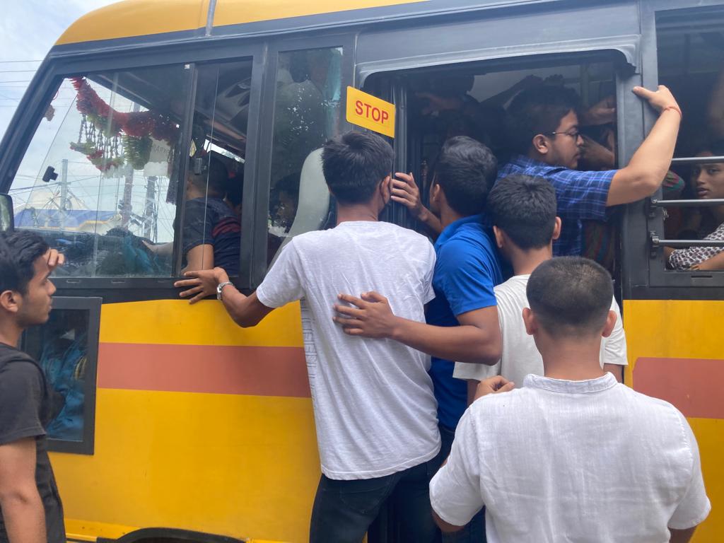 Inzamul53458661's tweet photo. After 14 years of established of the college we don't get the hostel till now we want college hostel..... 
#we_want_college_hostel #we_want_college_bus #Bineswar_Brahma_Engineering_College
@himantabiswa @narendramodi @ranojpeguassam @PramodBoroBTR https://t.co/013AtmaV8k https://t.co/71yxsN4qP8