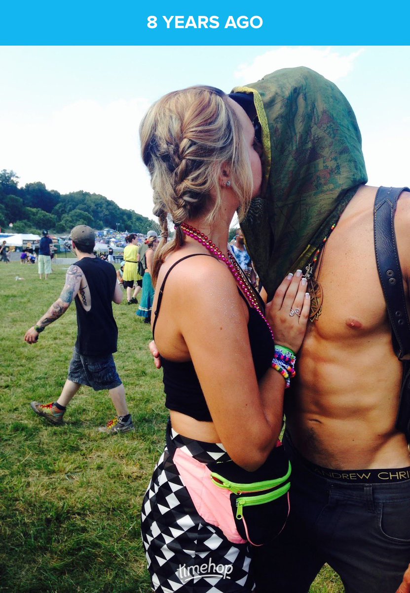fairyp0tmother's tweet photo. 8 years ago today was my first ever festival omggggg TBT to #hudsonproject #mudson 

also have no idea who this man is LMAO hope he’s doing well tho 🦩✨ https://t.co/y7e3qwrTr3