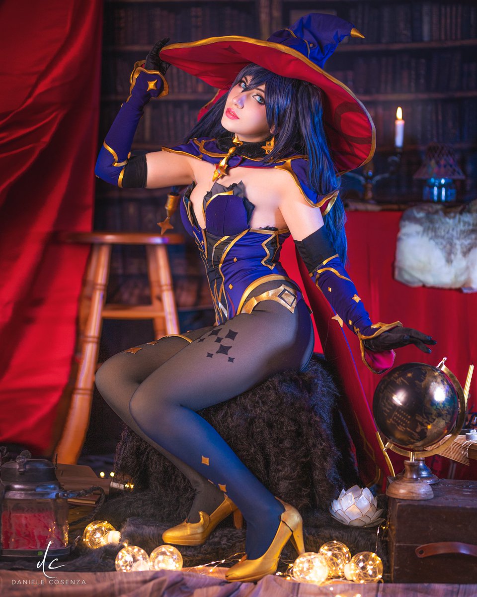 Celaena Cosplay tweet media