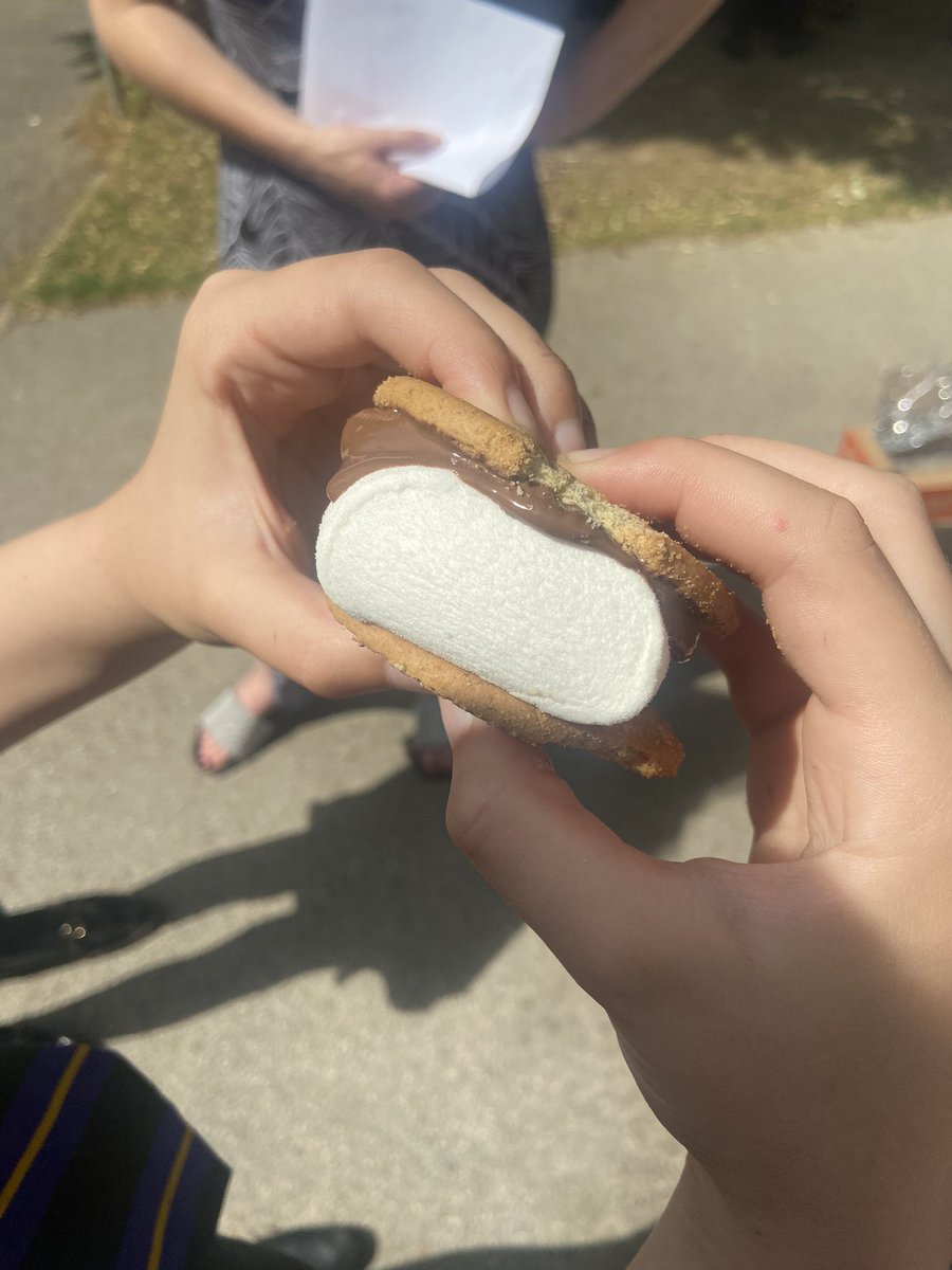 n_setterington's tweet photo. Making the most of the sunshine π homemade sβmores baked in solar ovens! @OAHemsworth https://t.co/GipHFuaXPd