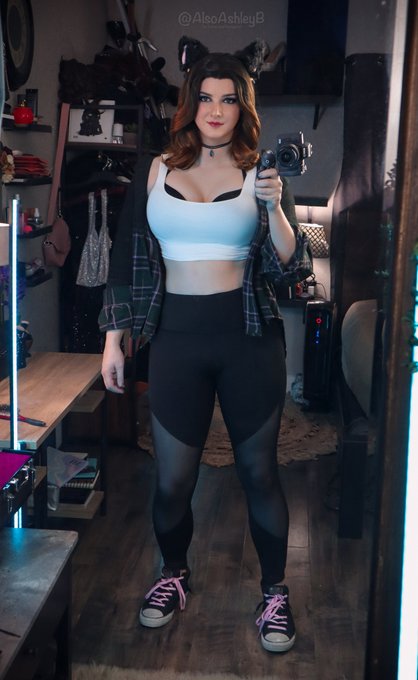 Workout week ? Wanna work up a sweat with me? https://t.co/JXwDfCKusr