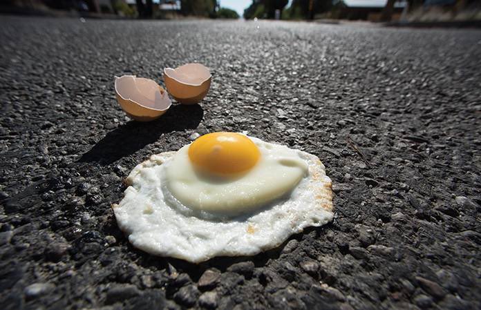 RichardBurt73's tweet photo. How long before a media company send some dumb reporter out to see if it’s hot enough to fry an egg on the pavement. Bets are on. Who do you think it will be. My bet is the BBC. https://t.co/0P8uPseIJ1