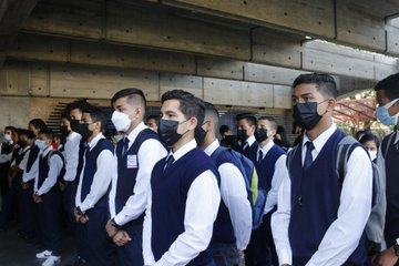 #11Jul | Aprendiz Inces, sinónimo de educación y formación para el trabajo; es símbolo de un país que sienta sus bases en la juventud; es esperanza, tesón y crecimiento. Con el maestro Prieto Figueroa, decimos: “Joven empínate”. 

#FórmateEnElInces
<a href="/delcyrodriguezv/">Delcy Rodríguez</a> <a href="/_LaAvanzadora/">Yelitze Santaella</a>