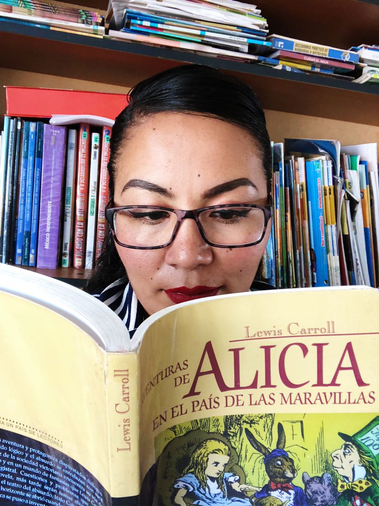 EscNicolasBravo's tweet photo. Les comparto mi gusto por el libro “Alicia en el país de las maravillas” de Lewuis Carrol
Nicolás Bravo
C.C.T. 15EPR1545W
Zona Escolar P287
@SEB_Edomex
@TinocoGRogelio
#ElLibreroDeLaTribu
@ZonP287 https://t.co/zwWs0POo4X