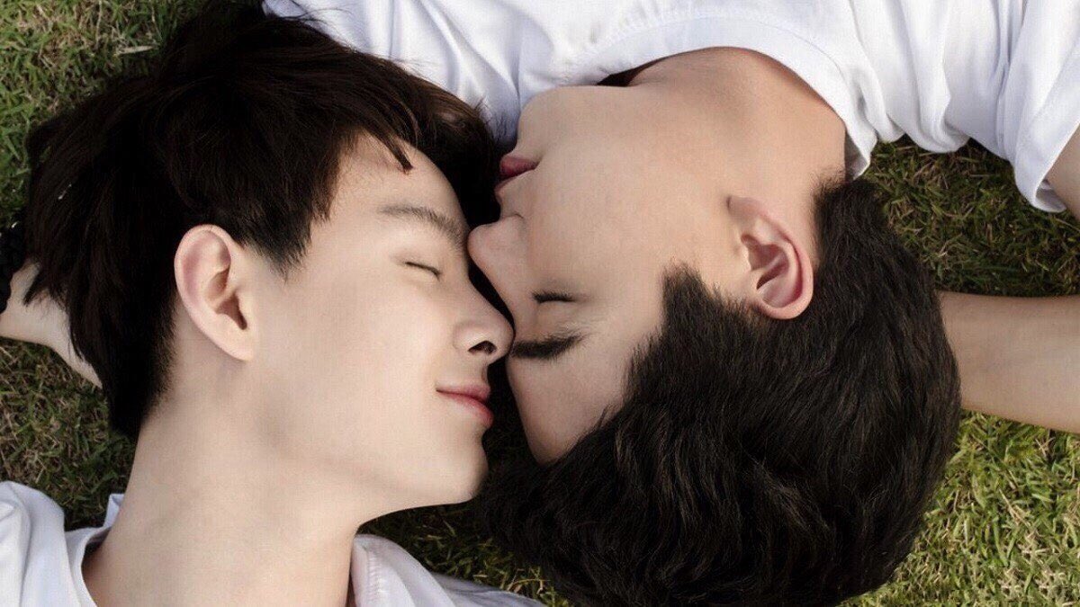 Happiness is loving each other.  so simple yet so difficult

PERTH​SAINT
#เราที่นานมาแล้ว