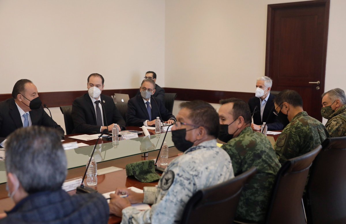 alfredodelmazo's tweet photo. Reunión con el Grupo de Coordinación Territorial para la Construcción de la Paz del #Edoméx. Continuamos trabajando para garantizar la seguridad de las familias mexiquenses. https://t.co/Vjv9CJHTmV