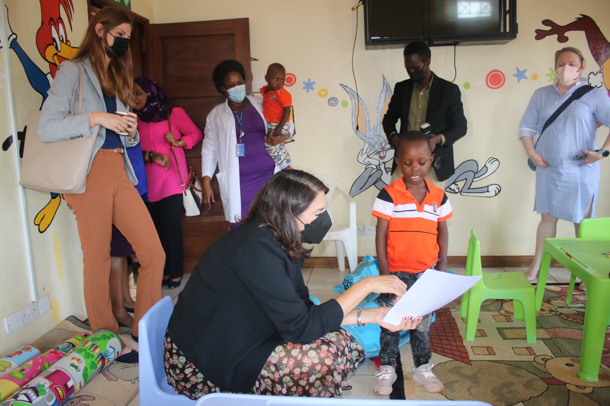 IOM_Uganda's tweet photo. IOM Uganda has hosted #USA @PRMAsstSec Julieta Valls Noyes and her team, accompanied by the @usmissionuganda-based Deputy Refugee Coordinator for the Great Lakes, West and Central Africa, Ms Nashwa Elgadi. @AbdikerM 
 @SanusiTejan @RomNGUESSAN @mirasimovska @UNHCRuganda https://t.co/t7VOORpbHI
