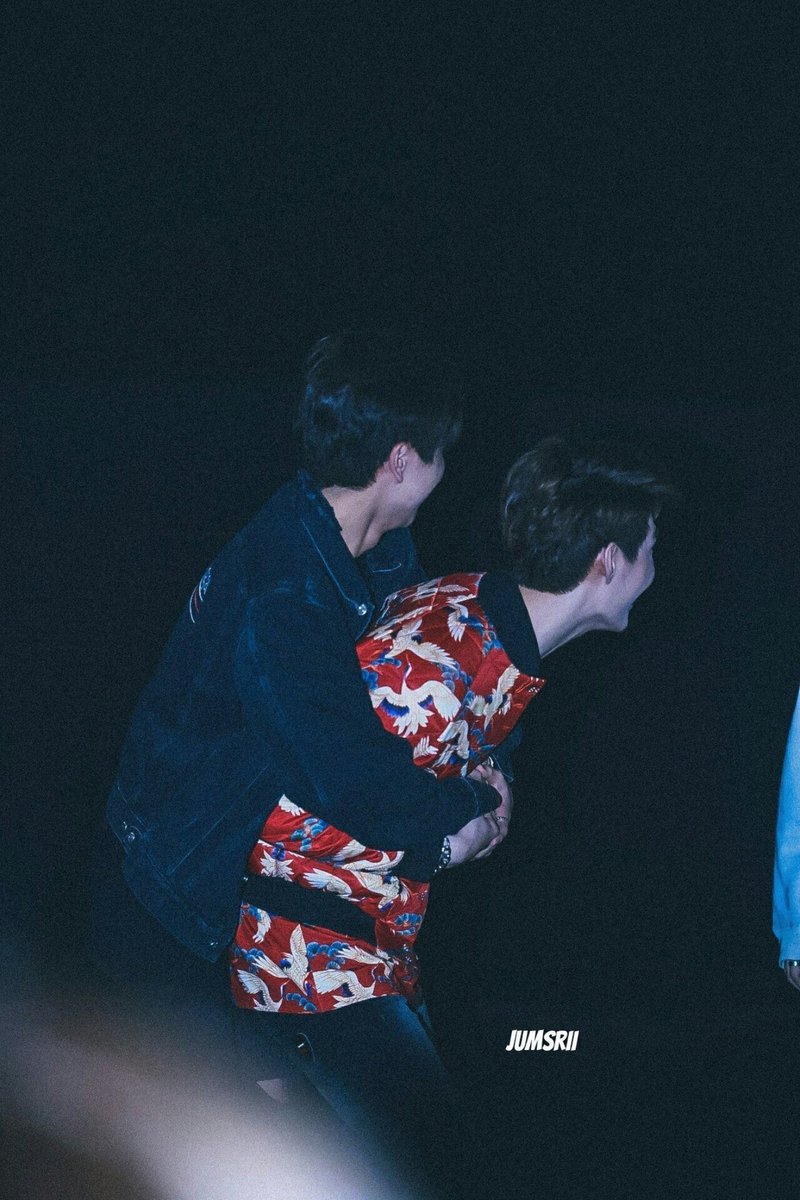 When I saw them for the first time, I realized they were such a perfect match, I couldn't leave my eyes

PERTHSAINT
#เราที่นานมาแล้ว