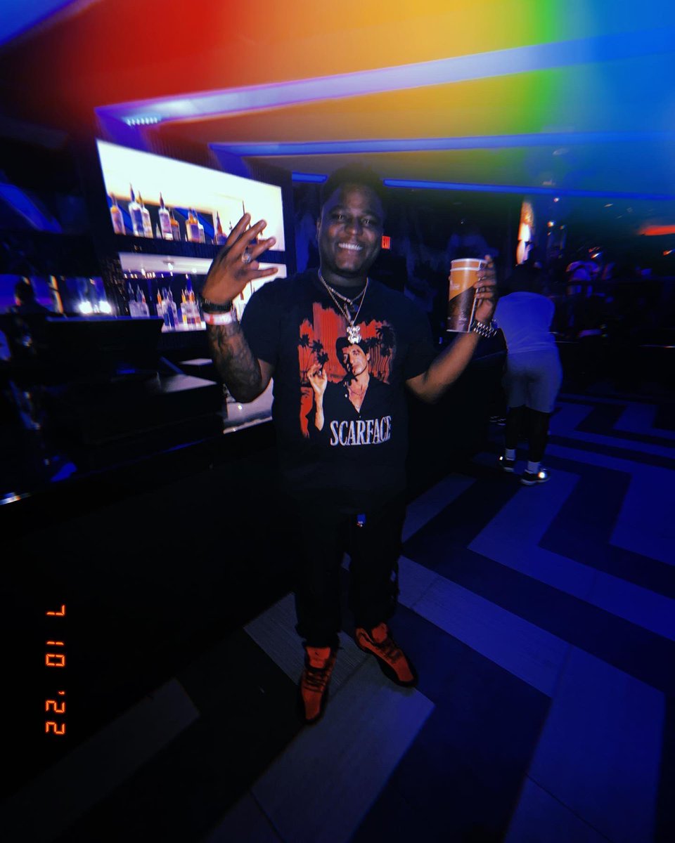 itsdeucee2's tweet photo. Ion know nun bout no love or where it went…just like my sense 🃏🧡🤞🏾 #JJAM #ItsDeucee #DDP https://t.co/KfErIB2t3j