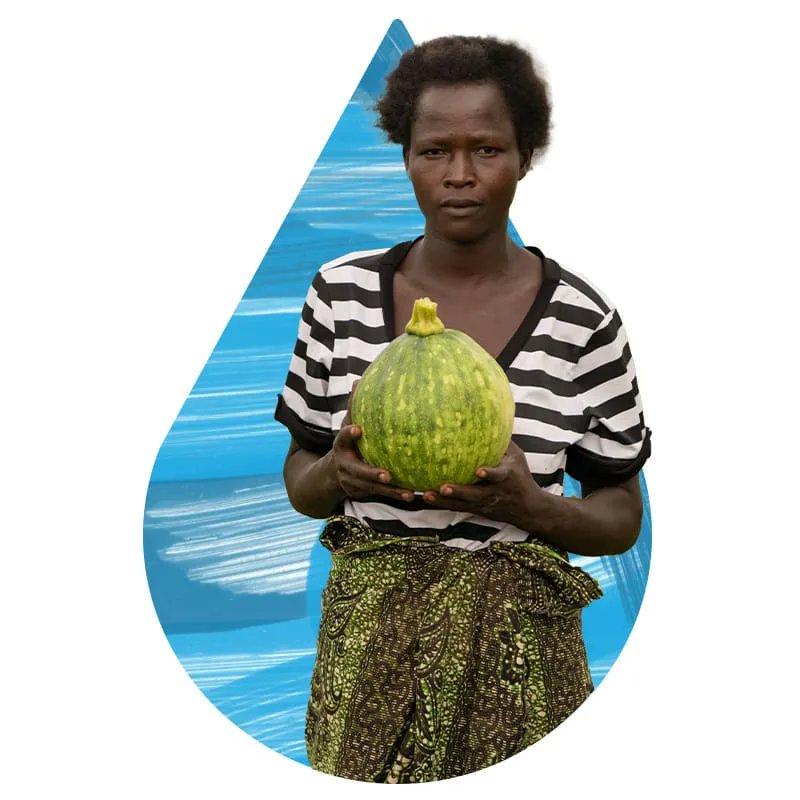 Jessica or her children used to walk over two hours every day to gather less than ten litres of water from muddy ponds and old wells. The contaminated water meant her family constantly suffered from stomach aches, diarrhea and vomiting. This all changed: buff.ly/3n4NikD