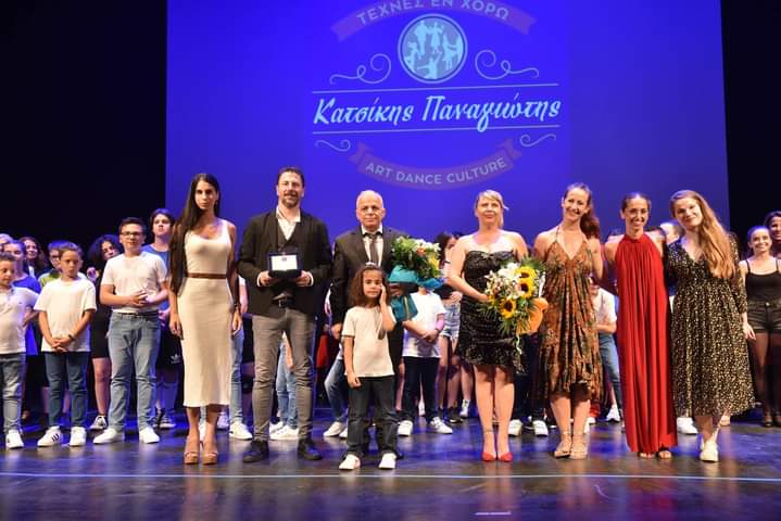 Kakapedia Kurucusu Kaan Temizel ve Soprano Pınar Temizel Çulha Yunanistan Patras'ta.Gösteri sonrası