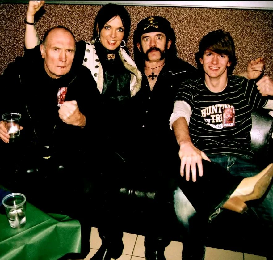 NinaCAlice's tweet photo. HAPPY B-DAY 2 MY BROTHER VINCENT (THE SWEETY ON THE VERY RIGHT) FROM ANOTHER MOTHER BUT SAME DAD (THE COOL DUDE ON THE VERY LEFT)!!! SEEN HERE WITH LEMMY (THE BLOKE IN VERY MIDDLE, TO MY LEFT) AT THE COLUMBIA HALL-BERLIN, BEFORE A MOTÖRHEAD SHOW. HAVE A GREAT BIRTHDAY 🎉🎂🥳🌻💐 https://t.co/uYtvGspoR9
