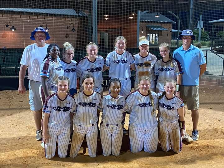 V_Merrill08's tweet photo. So proud to be on this team!! We only lost one in pool play then went undefeated for sunday winning the whole tournament. Love all of y'all hopefully I see y'all in the fall!! Also thanks for our coaches who helped us though it all! @allgritnoquit https://t.co/p7EgaYTF8Z