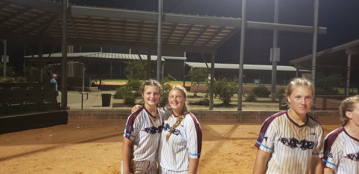 V_Merrill08's tweet photo. So proud to be on this team!! We only lost one in pool play then went undefeated for sunday winning the whole tournament. Love all of y'all hopefully I see y'all in the fall!! Also thanks for our coaches who helped us though it all! @allgritnoquit https://t.co/p7EgaYTF8Z