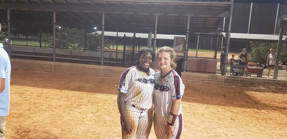 V_Merrill08's tweet photo. So proud to be on this team!! We only lost one in pool play then went undefeated for sunday winning the whole tournament. Love all of y'all hopefully I see y'all in the fall!! Also thanks for our coaches who helped us though it all! @allgritnoquit https://t.co/p7EgaYTF8Z