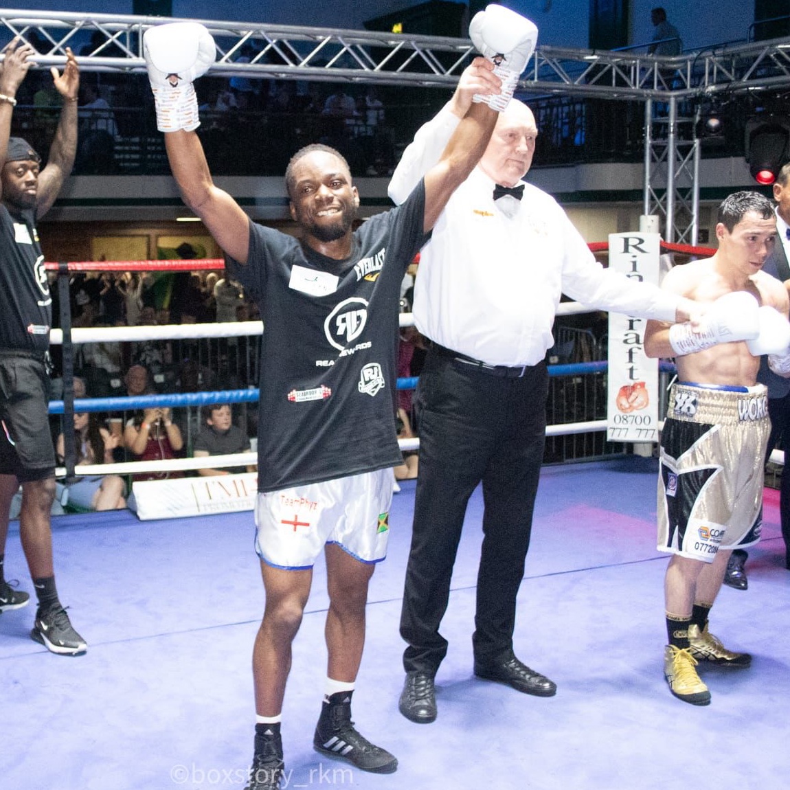 futureyz's tweet photo. Lats week our very own Boxing Youth Worker Ryan smashed it in the ring! 🙌 🎉
Ryan teaches young people boxing every Saturday and Sunday 🥊🥊

#youthwork #boxing #youngpeople https://t.co/1vuEFX8l44