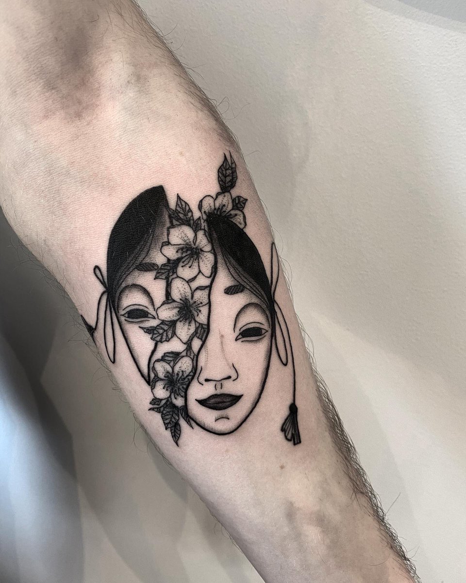 bibi_lacon's tweet photo. ✨🥺 Mon travail, à retrouver sur insta 
@ bibiztattoo https://t.co/T0nbDytR0n