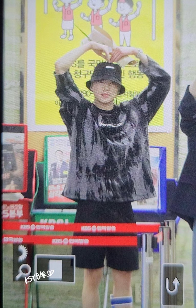 KSY_Bar's tweet photo. 220711 Kiss the radio preview

Kiyo today🥰plz rest well😘😘

@official_yoon_

#RestWellYOON 
#강승윤 #KANGSEUNGYOON #姜昇润 
#위너       #WINNER https://t.co/YKoBaD1rXP