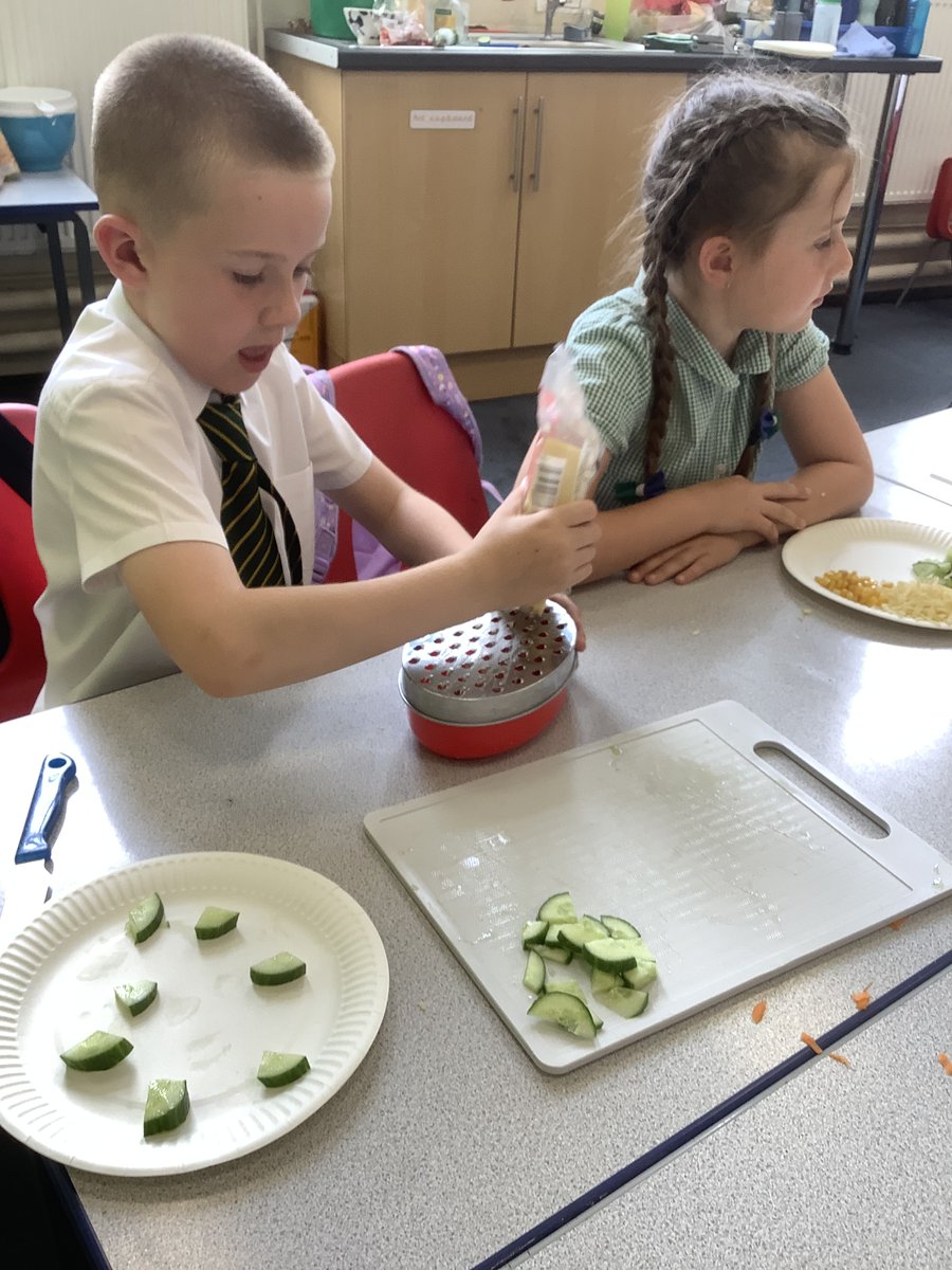 PeelParkClass12's tweet photo. We LOVED making our pasta salads this afternoon! https://t.co/fNfQDaHsHv