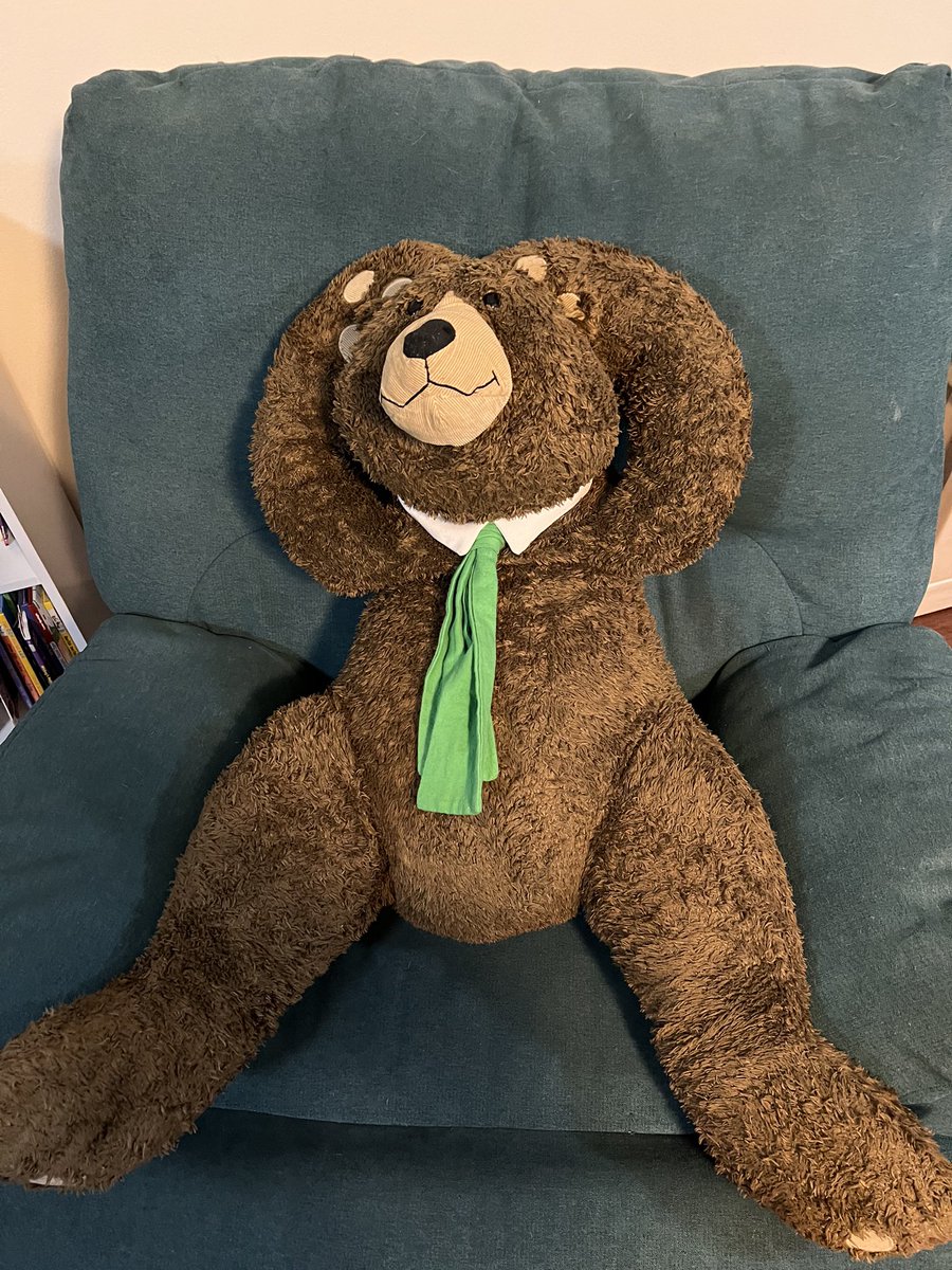 Jaime went on a road trip 🤣
#thebearandthemaidenfair #jaimethekingslayer