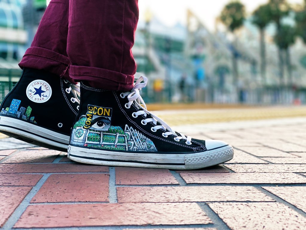 Crazy4ComicCon's tweet photo. With Comic-Con next week, here’s a reminder #ComicConProTip:
This week is the time to break in new shoes. Do not try that at the con. Also get a couple of insoles to rotate each day. I’m serious, don’t mess around or by the 5th day you will need a wheelchair.
#SDCC2022 https://t.co/KZDYkgQ2z6