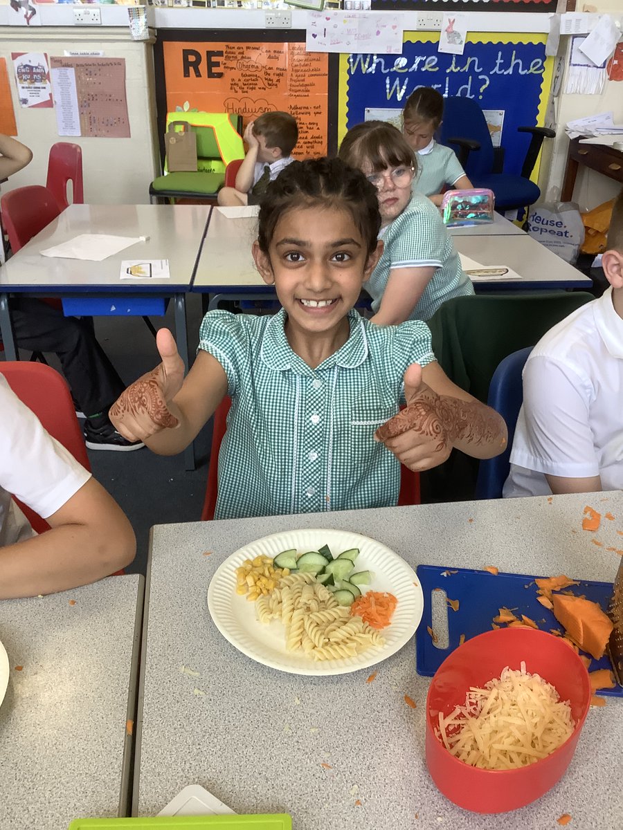 PeelParkClass12's tweet photo. We LOVED making our pasta salads this afternoon! https://t.co/K5LkRJPjeM