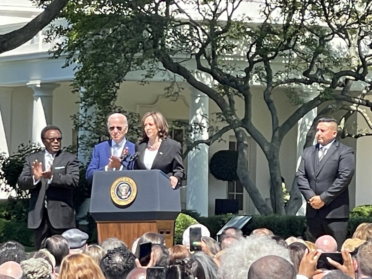 Portantino's tweet photo. VP Harris next to address us after the good #Uvaldi Dr. #nomoregunviolence #guncomtrollnow @LABradyCampaign @bradybuzz @MomsDemand @BurbankBlue @myBurbankNEWS https://t.co/bDQMrJgvoZ