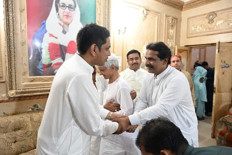 TeamBAIShaikh's tweet photo. سابق مئیر سکھر بیرسٹر ارسلان اسلام شیخ سے عید الاضحی کے موقع پر معززین شہریوں کی سکھر ہاؤس میں ملاقات کا سلسلہ جاری https://t.co/0zD1sKm4Lf