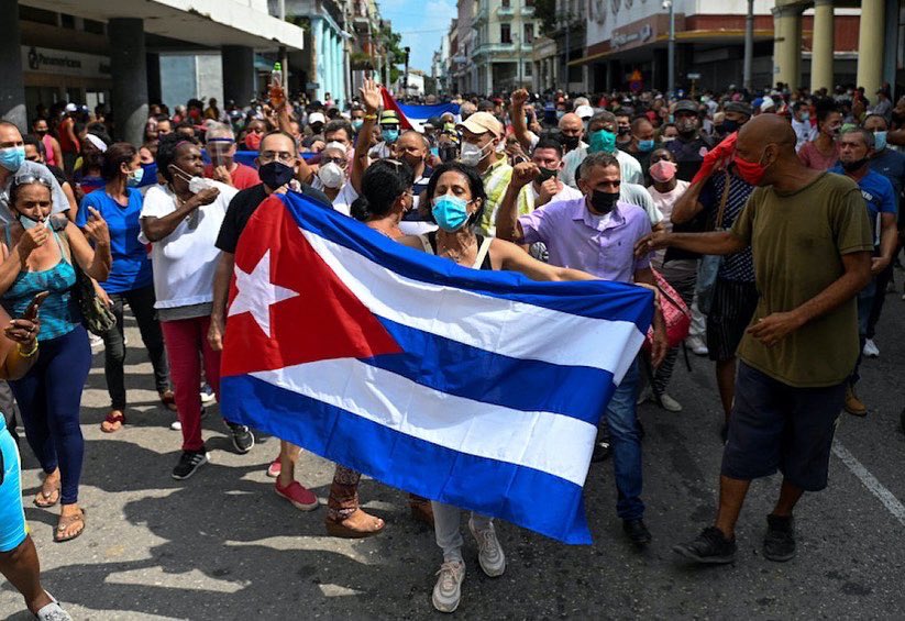 facecuba's tweet photo. Our hearts are with the home we left behind and our strength for those fighting for freedom! #11j #julio11 #cubalibre #cubanexiles https://t.co/DShqNADRUZ