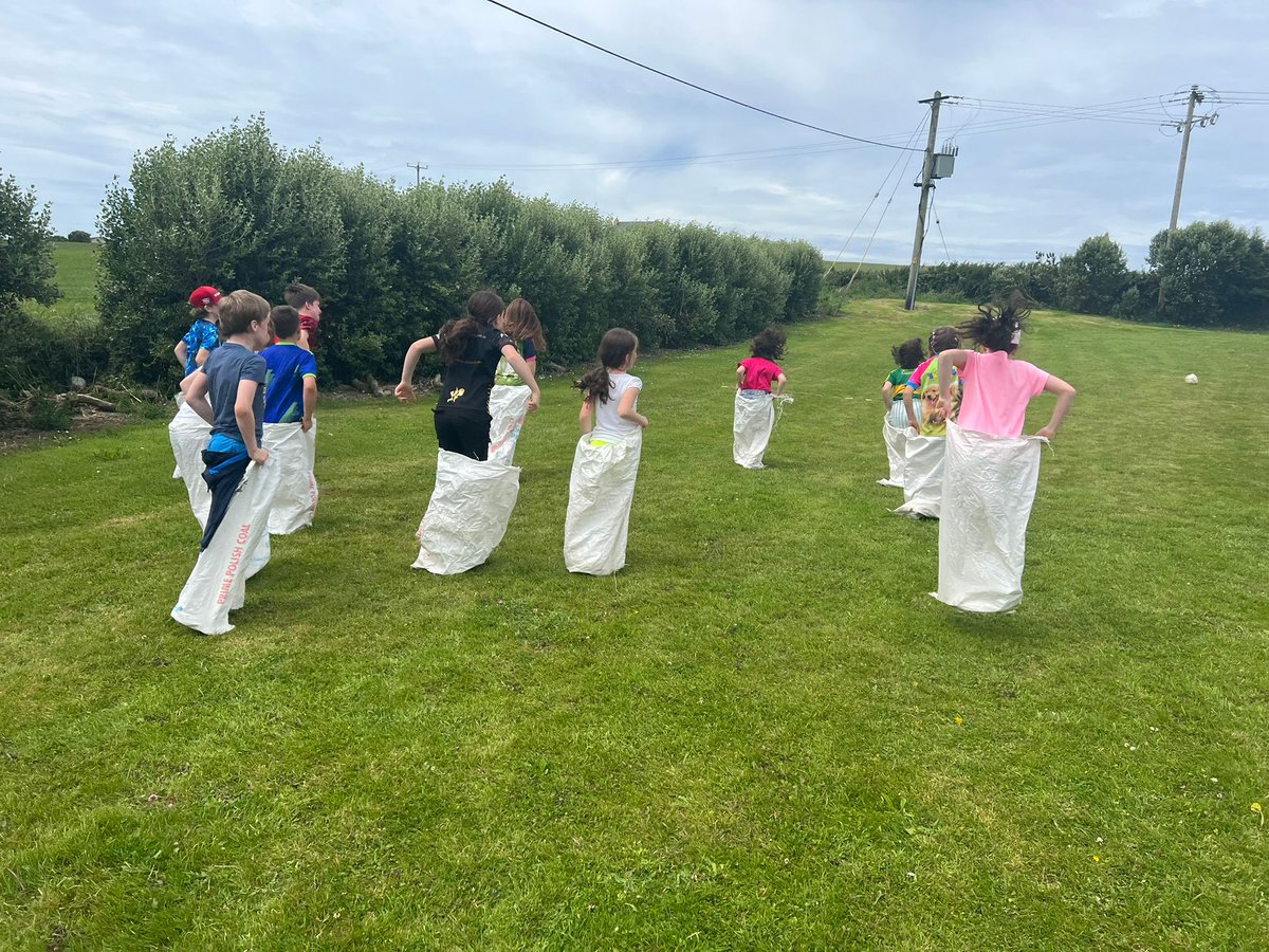gc_cill's tweet photo. Cluichí páirce inniu. Bhí an craic againn agus an ghrian ag scoilteadh na gcloch ☀️ https://t.co/vGr95njUB4