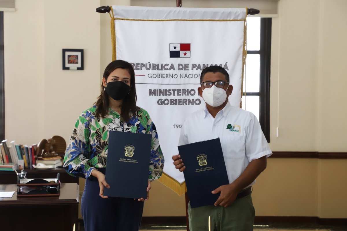 MinGobPma's tweet photo. Privados de libertad del centro penitenciario de Chiriquí participan en el primer taller de jabones artesanales a base de aceite de cocina usado, como resultado del convenio firmado con la Organización Panameña para la Vida y el Ambiente, @Opava_osfl. https://t.co/hFXic9tu6j