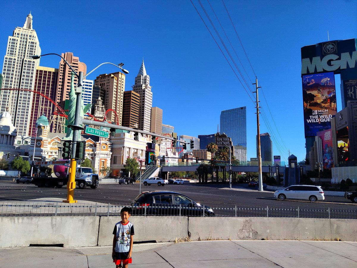 GabbyFortyTwo's tweet photo. Las Vegas! #StepnAcrossAmerica, #Stepn https://t.co/VTlF35ppyX