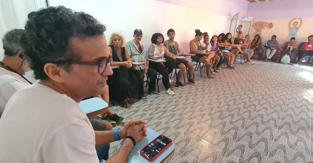 zemariarj's tweet photo. Domingo, dia de escuta e diálogo com a população a respeito do déficit habitacional no Rio de Janeiro e para compreender esta realidade, é preciso ir nos locais onde há desigualdade, buscando soluções através de políticas públicas e transformações sociais. #MoradiaPopular👇🏾 https://t.co/nwHOq87wNY